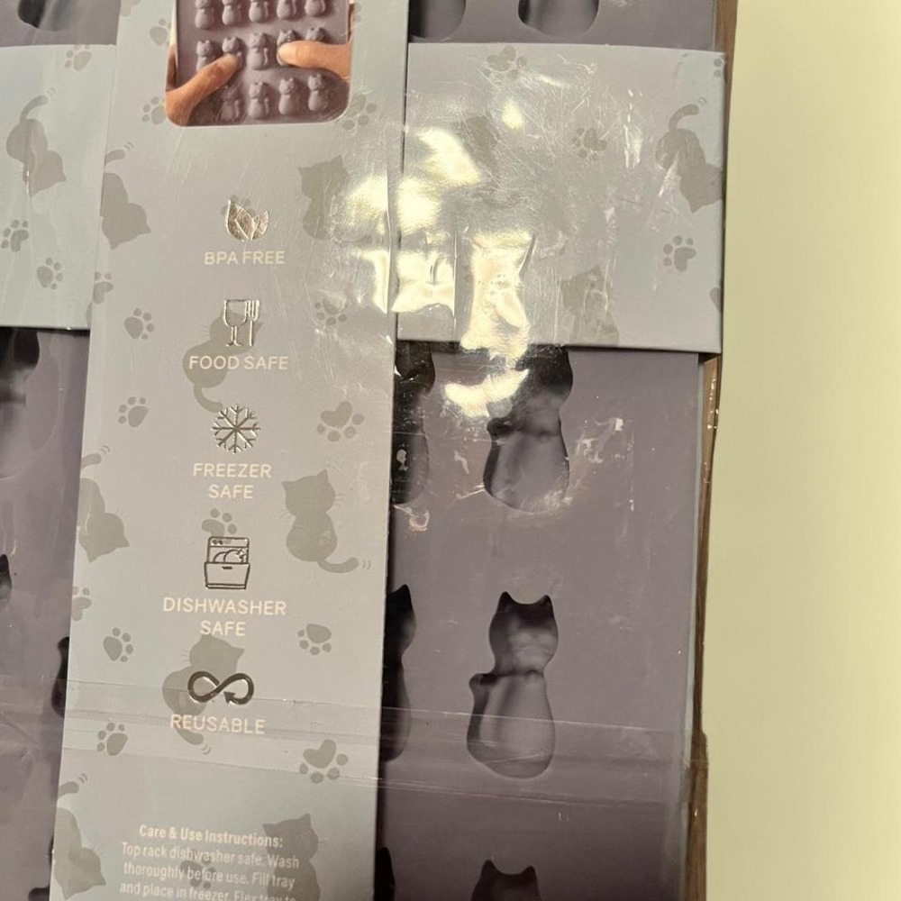 Gourmet 30 cat ice cube tray #catsofinstagram - Picture 2 of 3